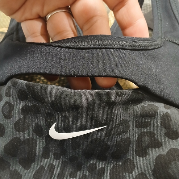 Nike Black Leopard Print Sports Bra - Picture 1 of 6